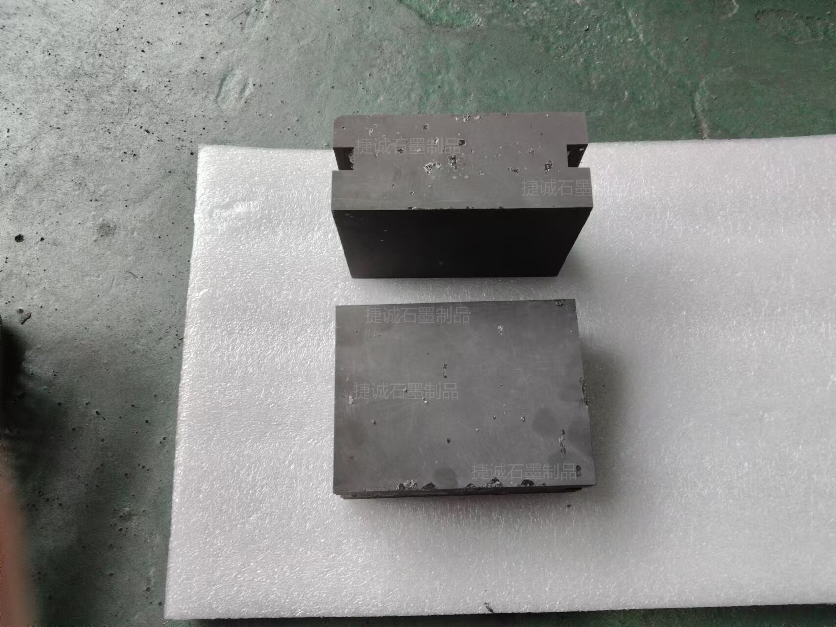 高分子擴(kuò)散焊機(jī)石墨電極塊，軟連接石墨塊，抗氧化石墨塊，擴(kuò)散焊治具，極柱焊接石墨塊，高分子擴(kuò)散焊機(jī)石墨塊，軟連接石墨塊生產(chǎn)廠家
