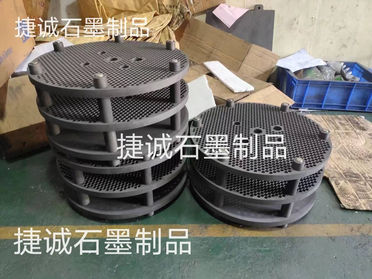 高精純石墨盤，石墨盤，鐘罩爐石墨盤，燒結(jié)石墨盤，石墨盤加工，高純石墨盤，推板爐燒結(jié)石墨盤，石墨盤加工廠，石墨盤生產(chǎn)廠家